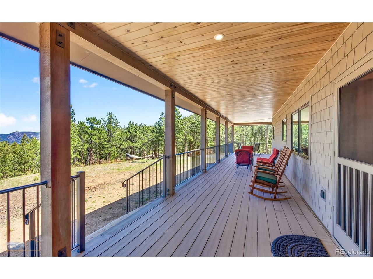 942 Spruce Dr