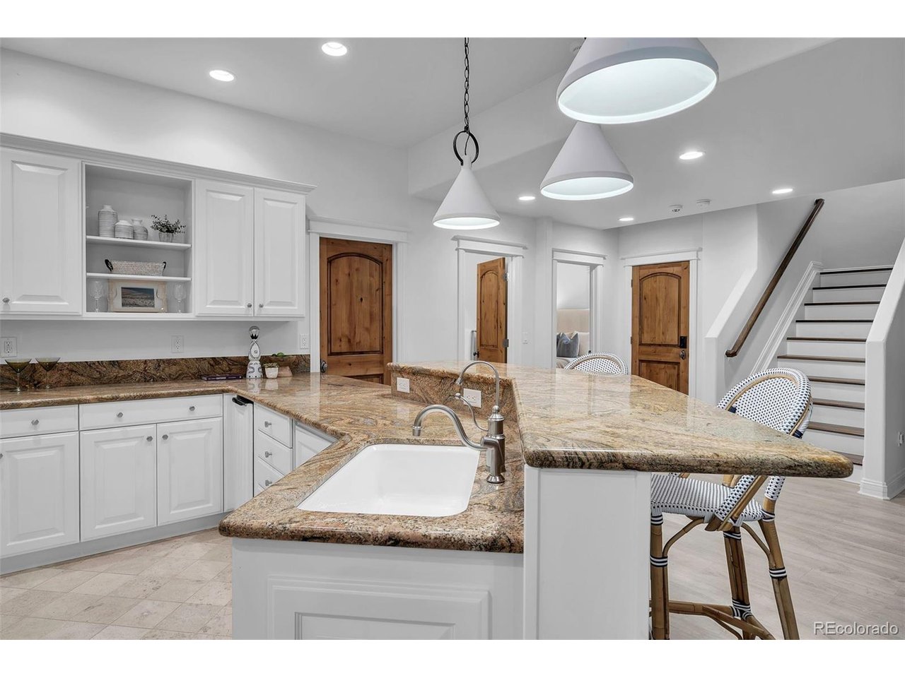 507 Valley View Dr