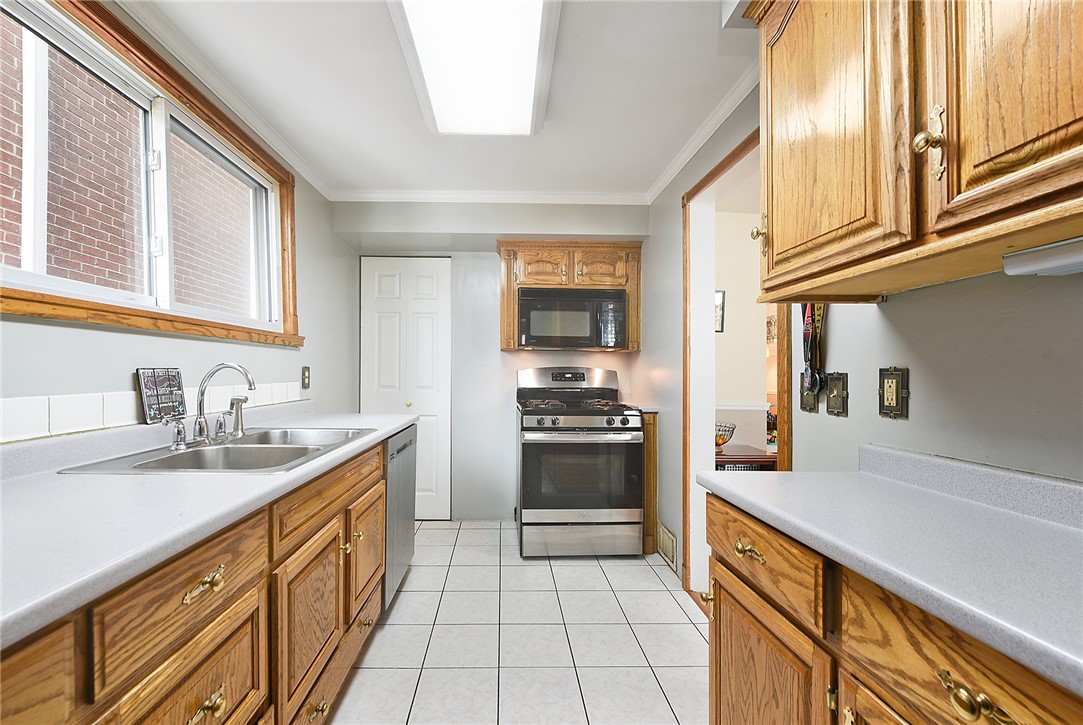 6928 Greenwood Street