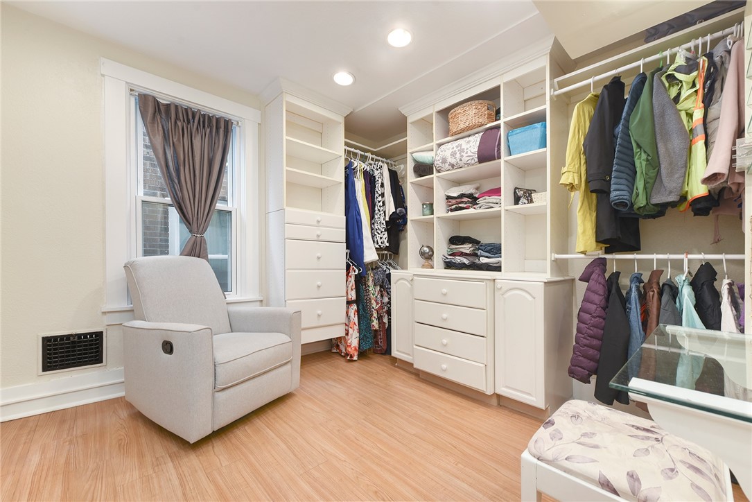 6928 Greenwood Street