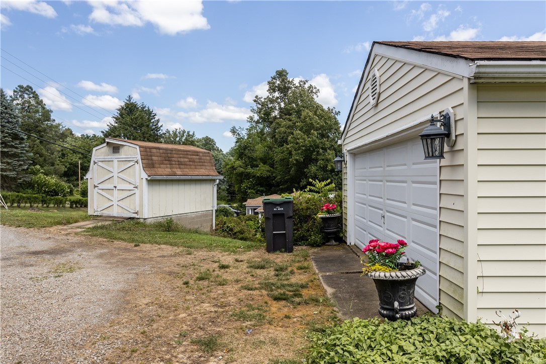 1075 Warrendale Bayne Road