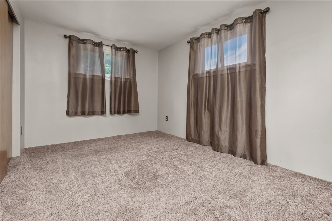 1075 Warrendale Bayne Road