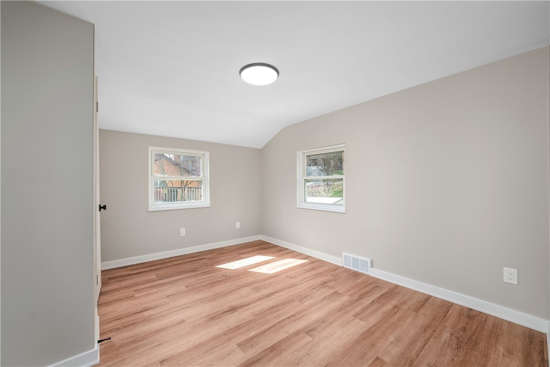 20 Fischer Ave