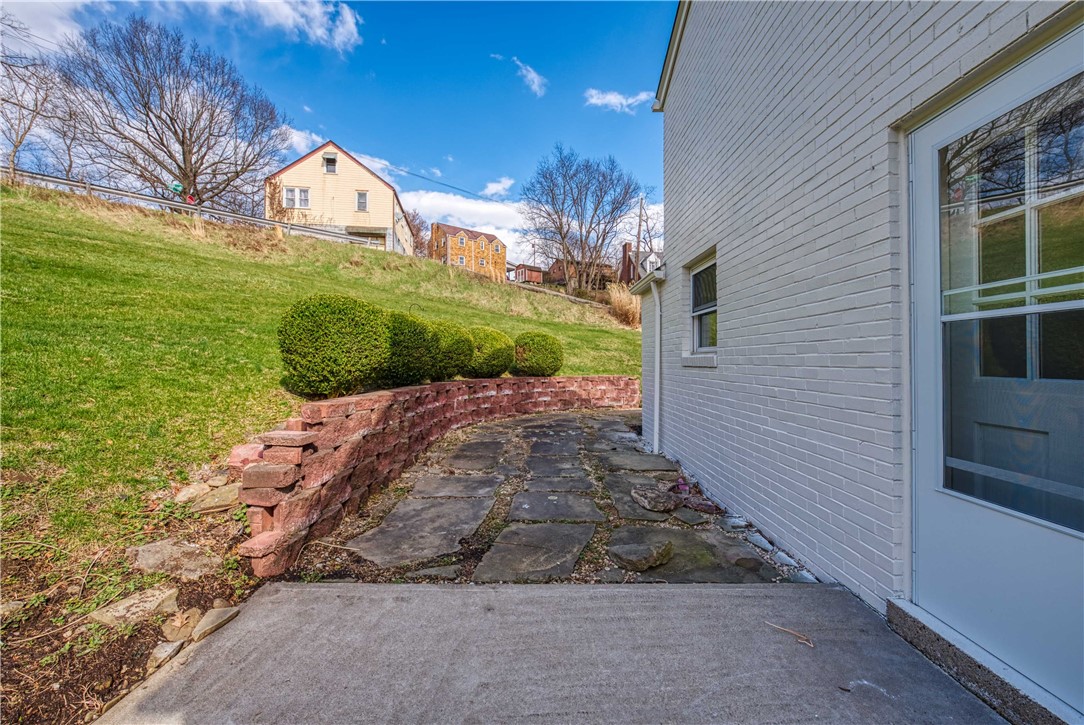 20 Fischer Ave