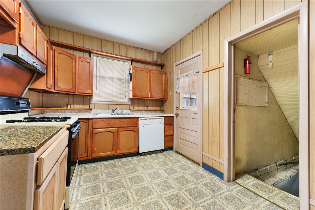 38 1st Avenue