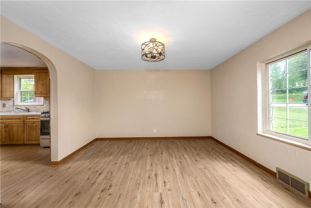 533 Freeport Rd