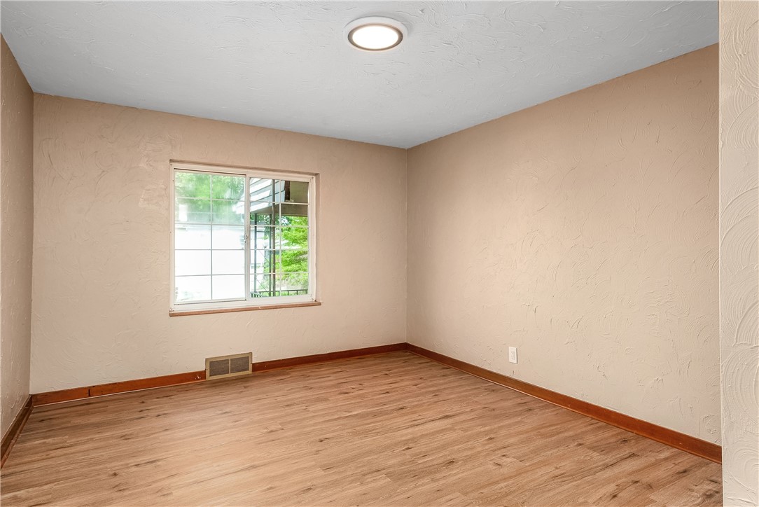 533 Freeport Rd