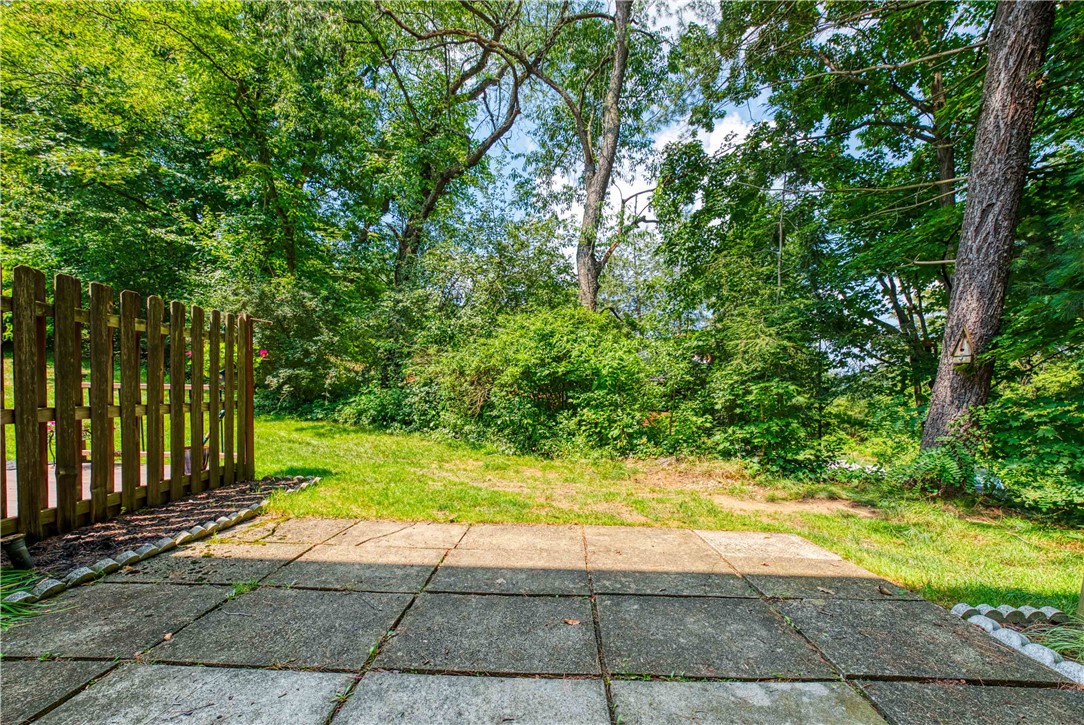613 Newton Sq