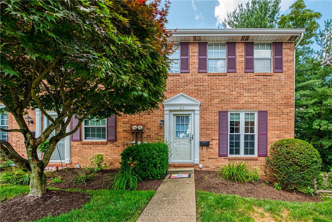 613 Newton Sq
