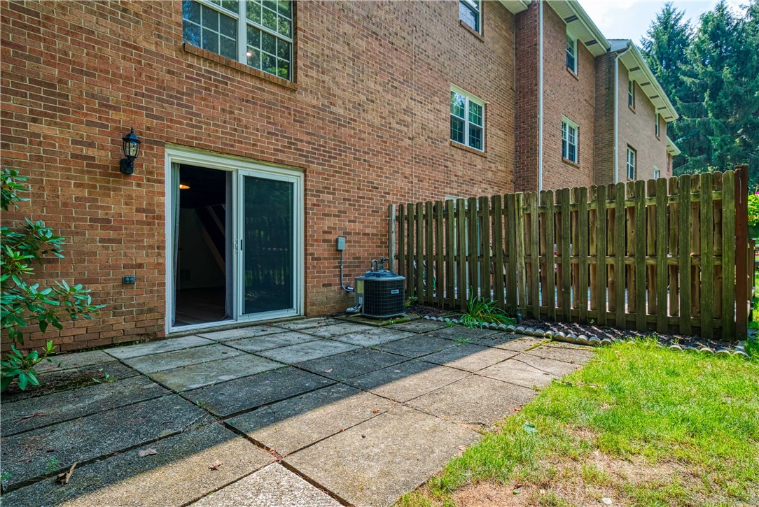 613 Newton Sq