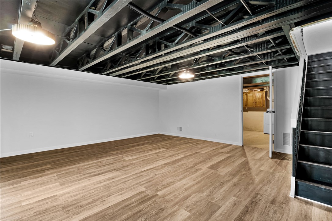 613 Newton Sq