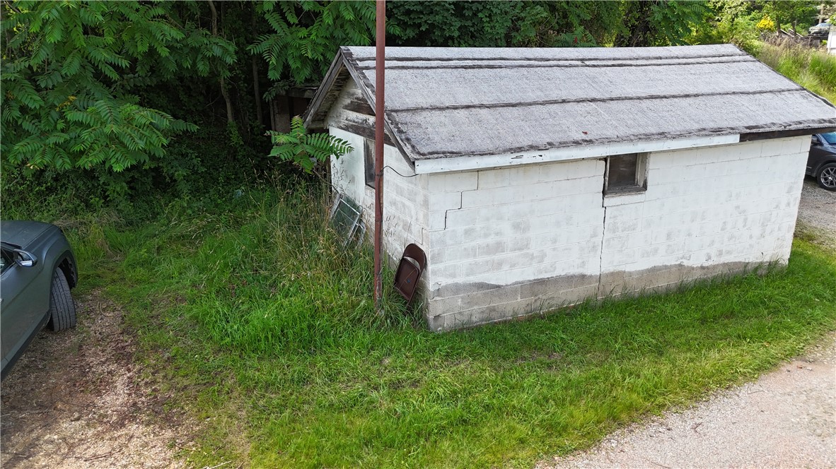 123 Sims Ln