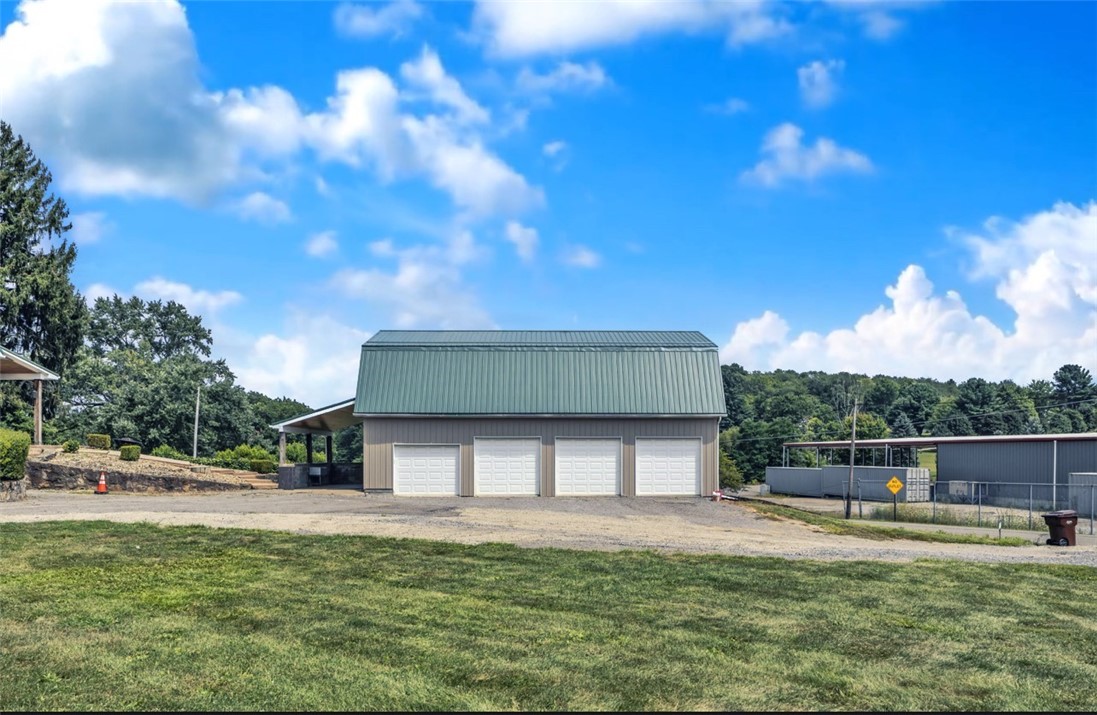 1405 Perry Hwy