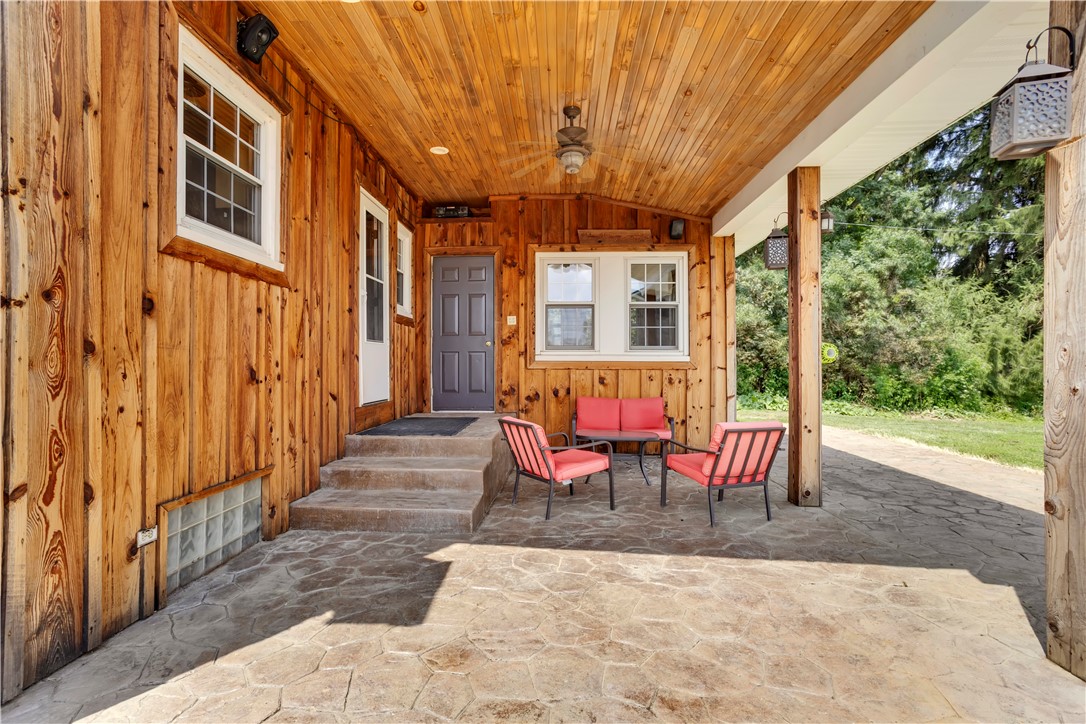 1405 Perry Hwy