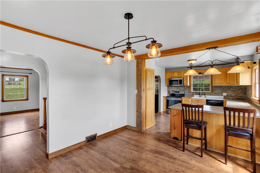 1405 Perry Hwy