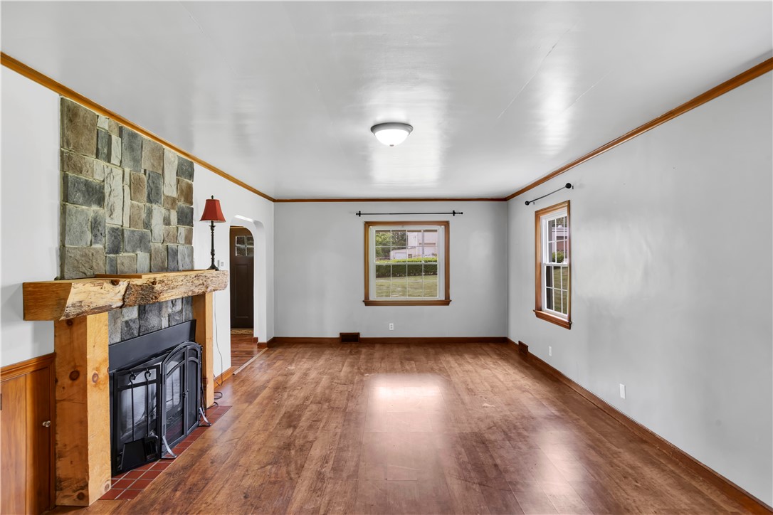 1405 Perry Hwy