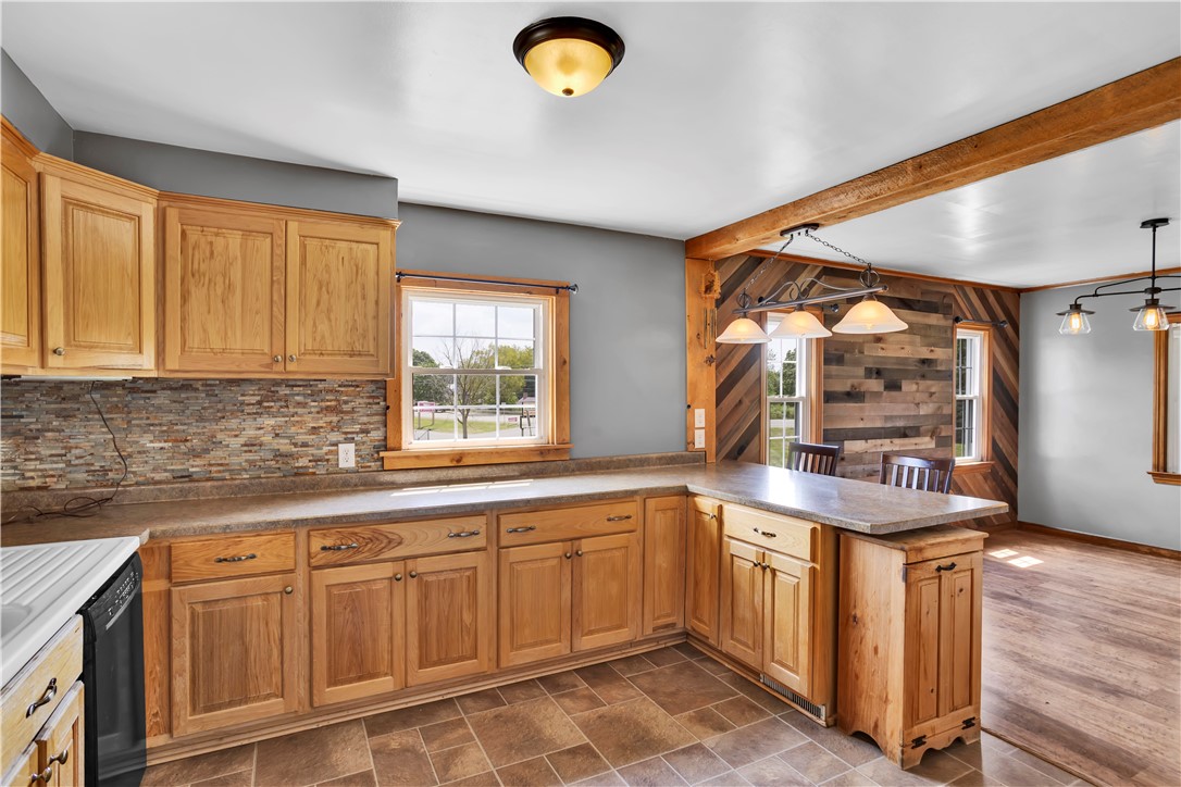 1405 Perry Hwy