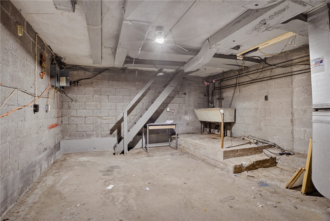79 Beechmont Ave