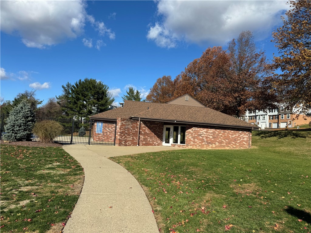 7005 Lafayette Square