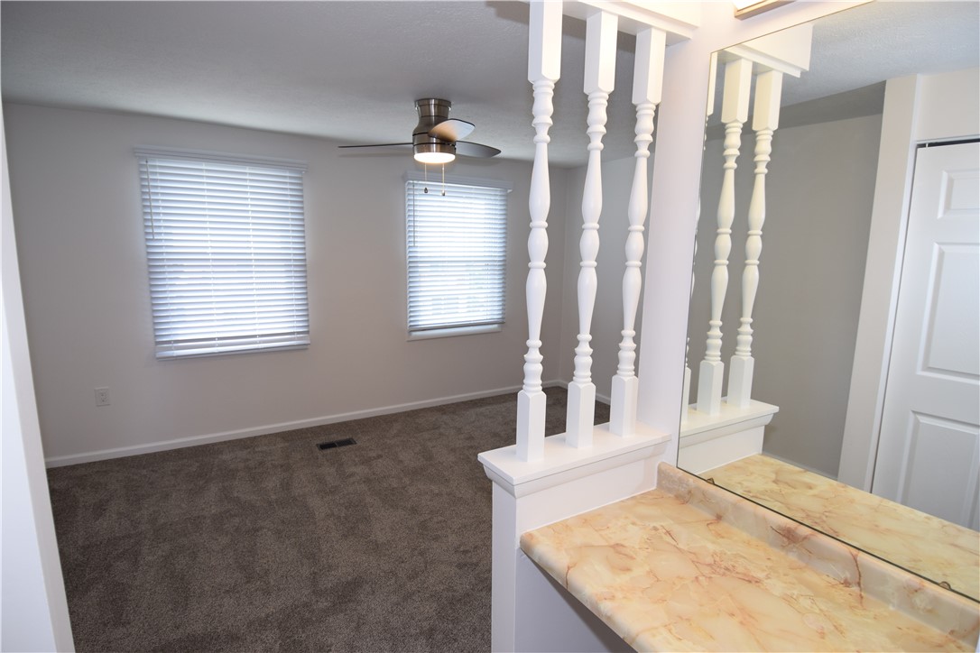 7005 Lafayette Square