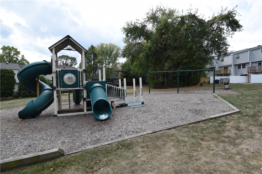 7005 Lafayette Square