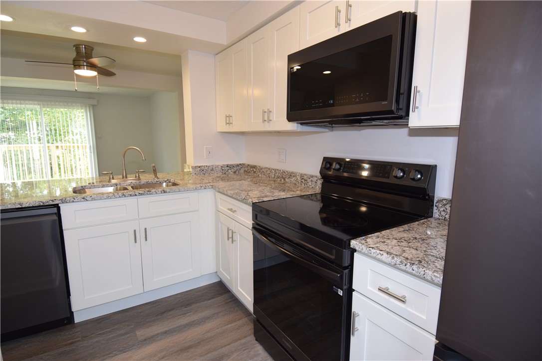 7005 Lafayette Square