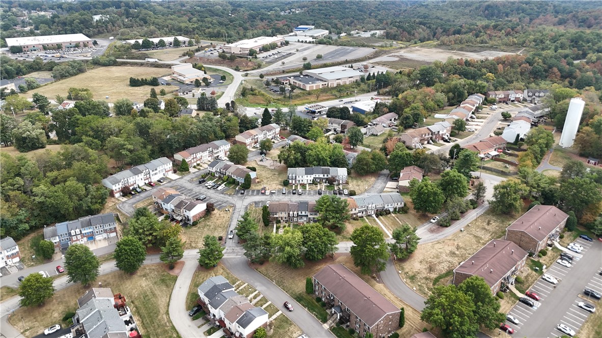 7005 Lafayette Square