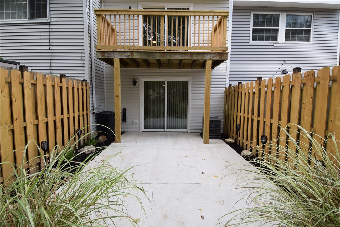 7005 Lafayette Square