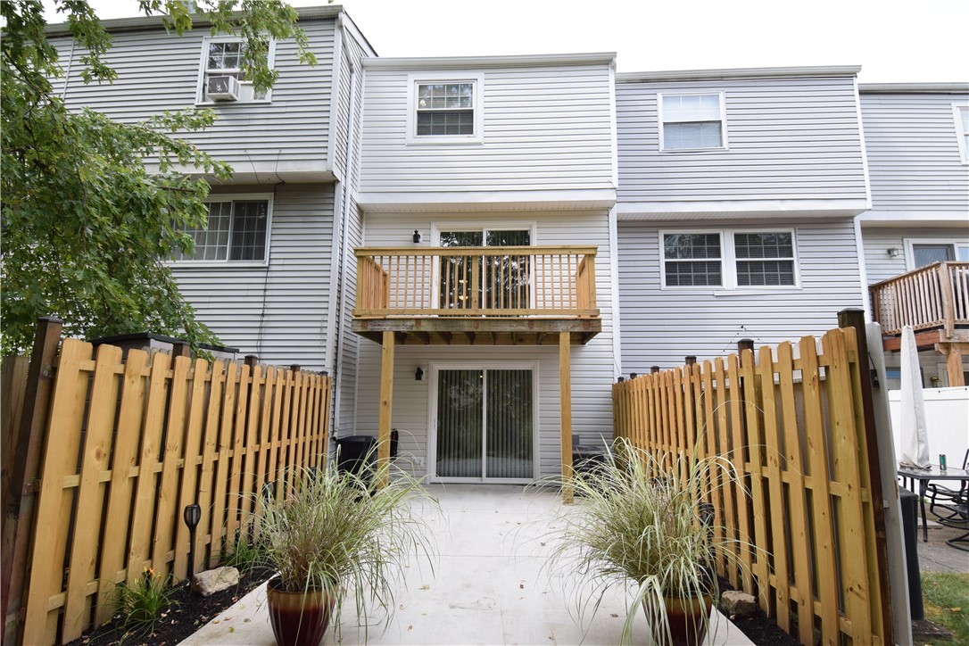 7005 Lafayette Square