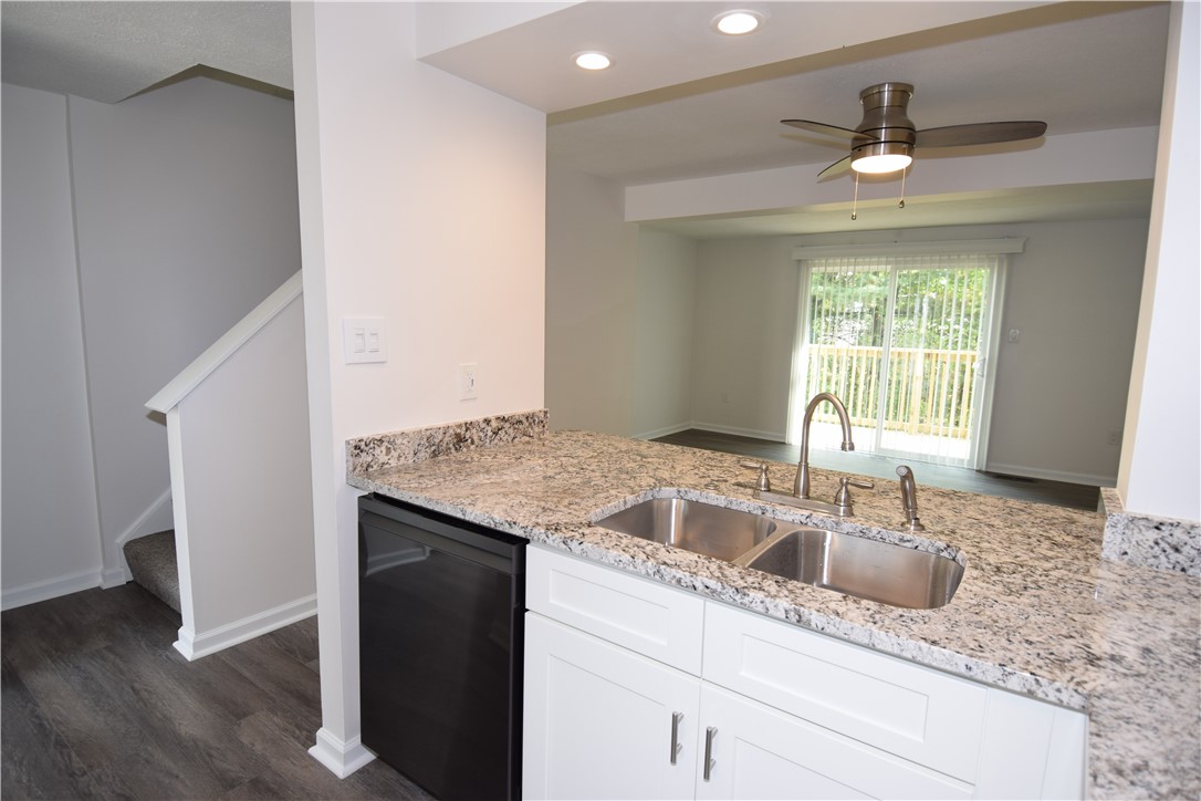 7005 Lafayette Square