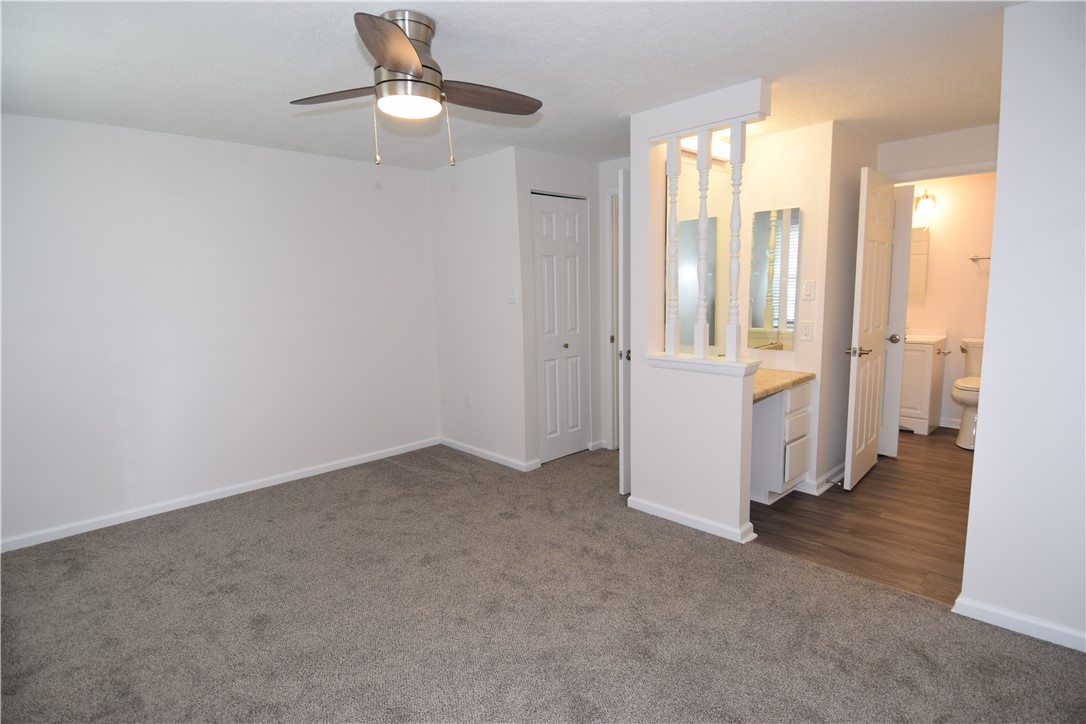 7005 Lafayette Square