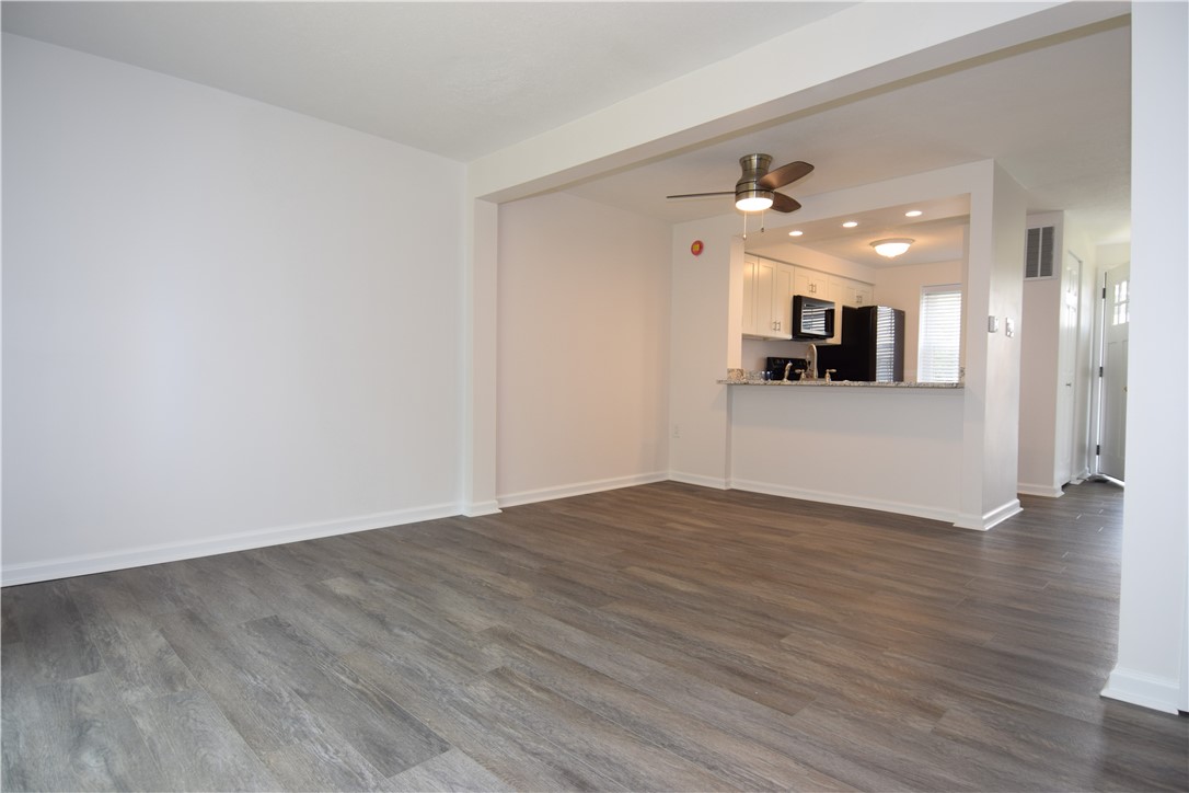 7005 Lafayette Square