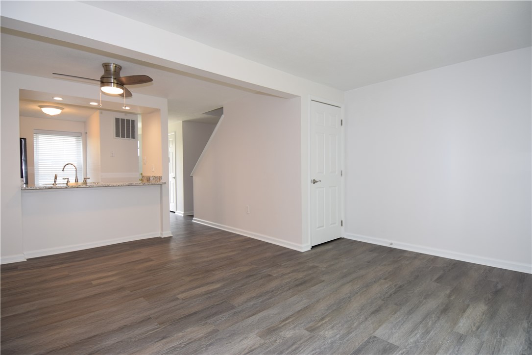 7005 Lafayette Square