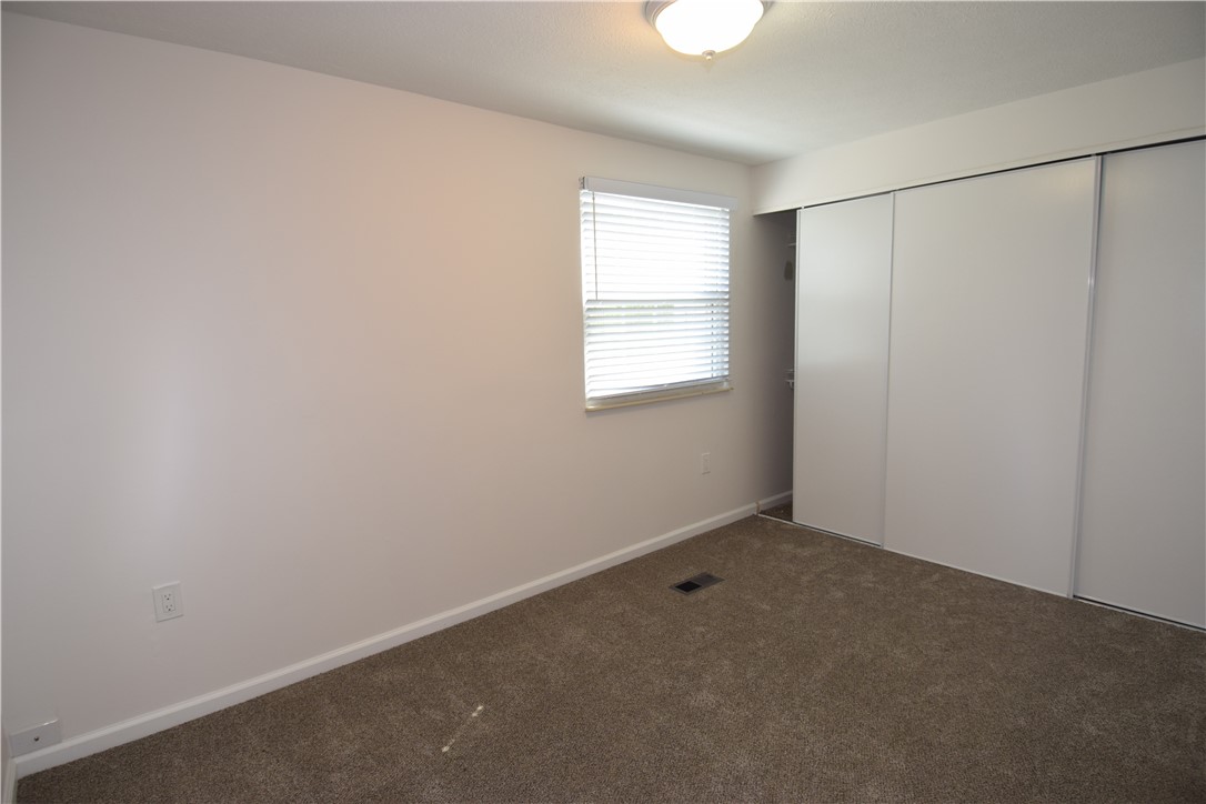 7005 Lafayette Square