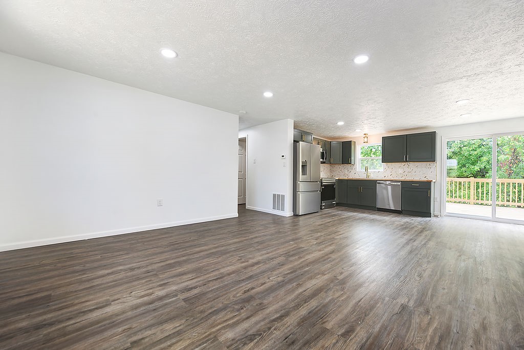 3245 Bradbury Drive