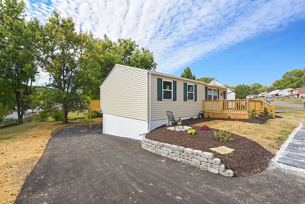 3245 Bradbury Drive