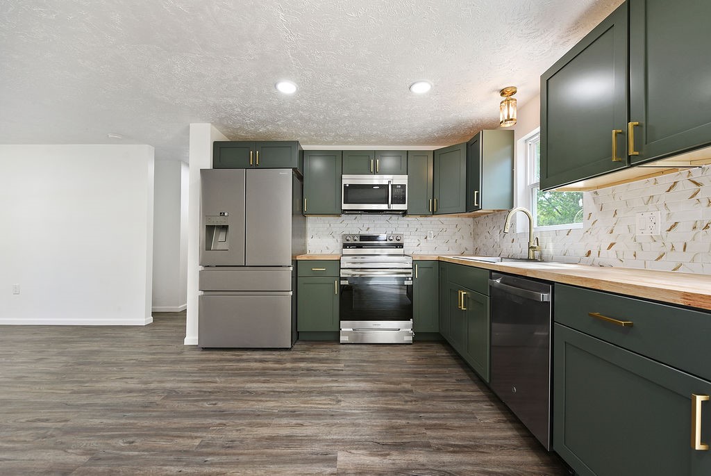 3245 Bradbury Drive