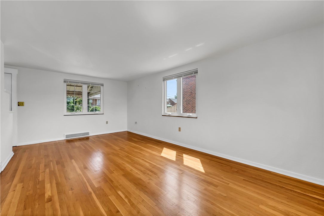 566 Dorchester Ave