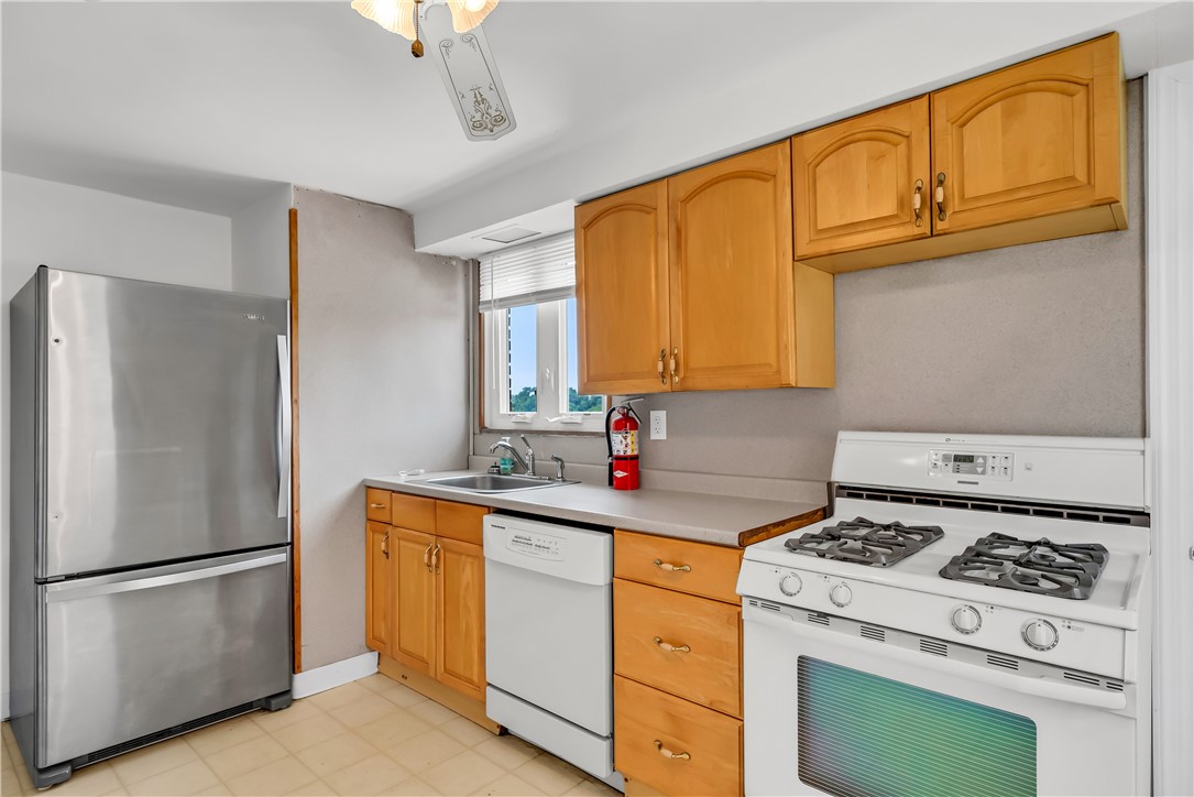 566 Dorchester Ave