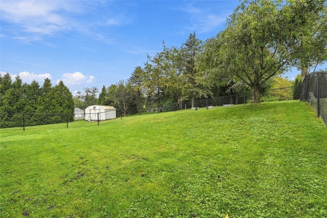 98 Sunridge Dr