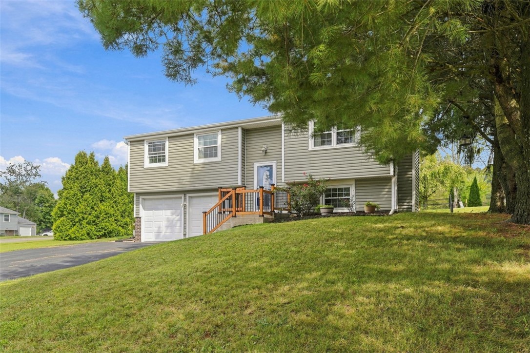 98 Sunridge Dr