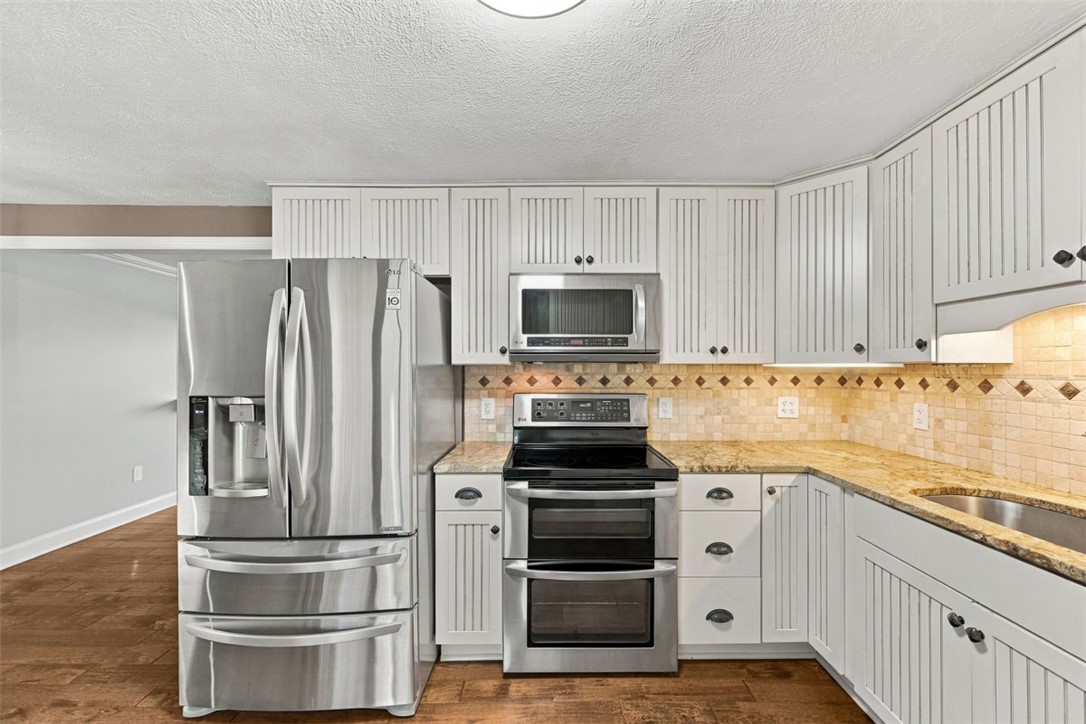 98 Sunridge Dr