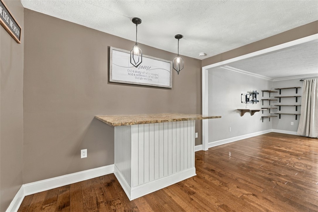 98 Sunridge Dr