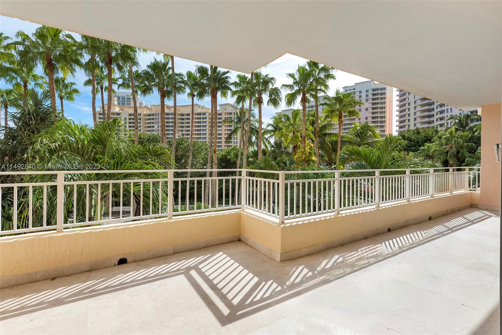 791 Crandon Blvd Unit: 402