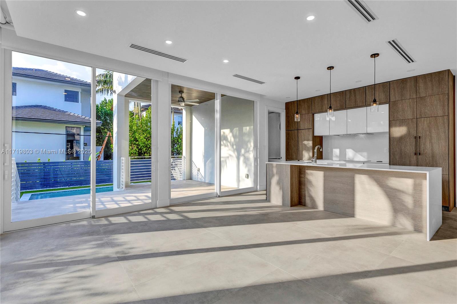 454 Fernwood Rd