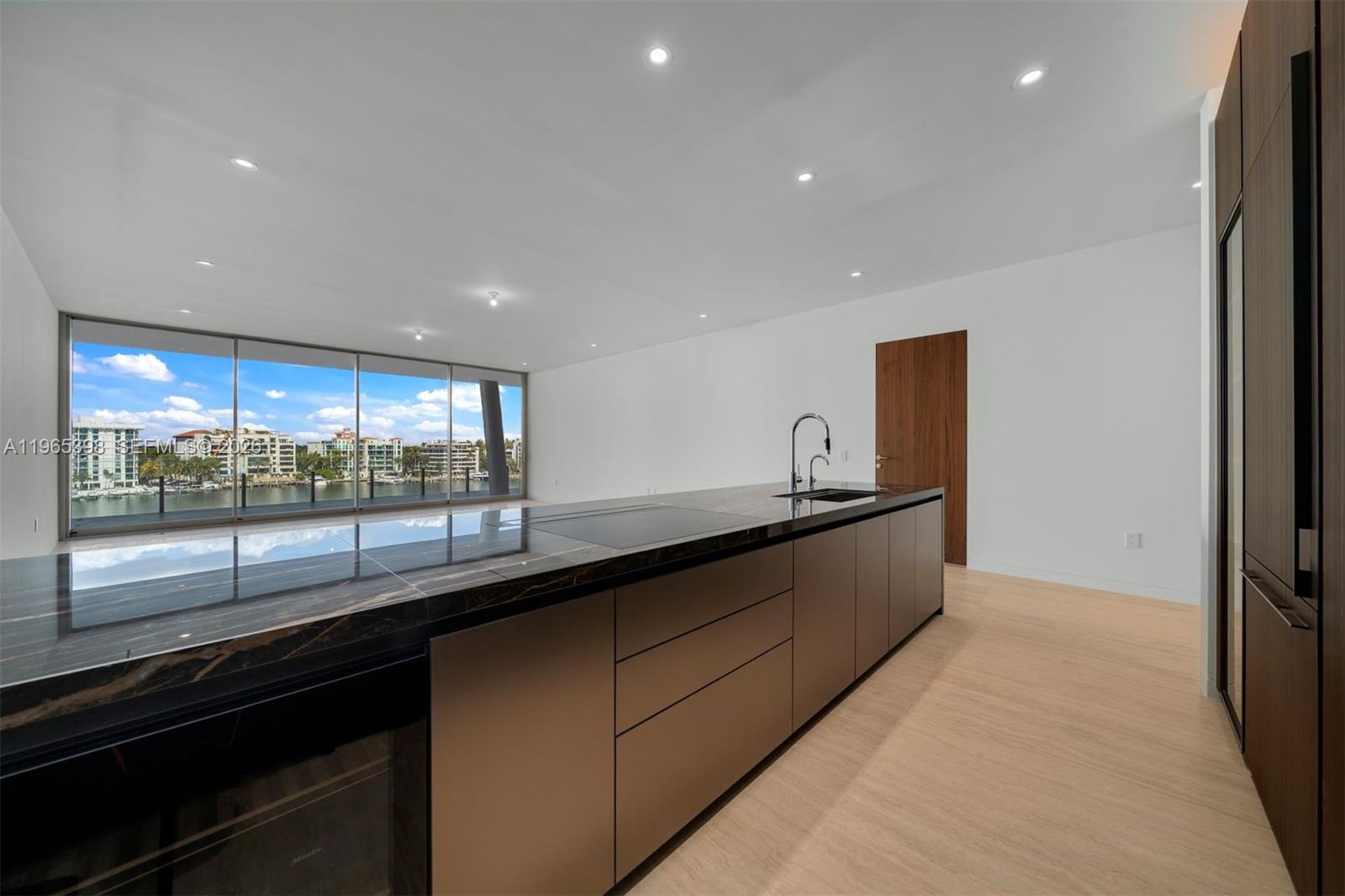 5 Grove Isle Drive # S501