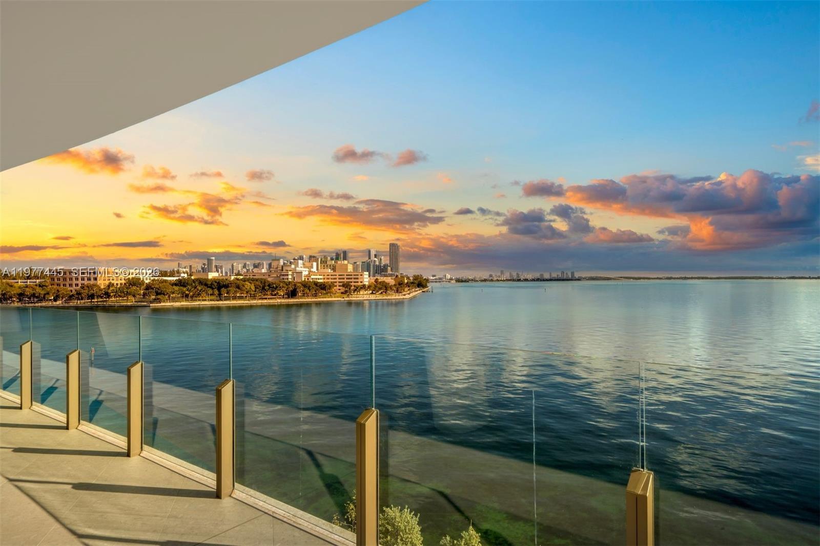 5 GROVE ISLE DR # M403