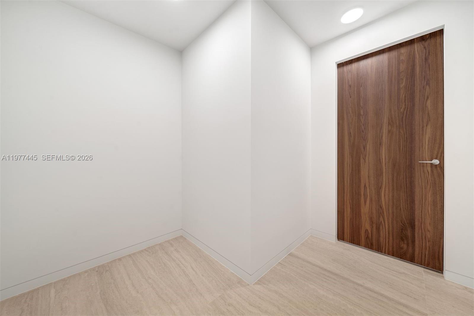 5 GROVE ISLE DR # M403