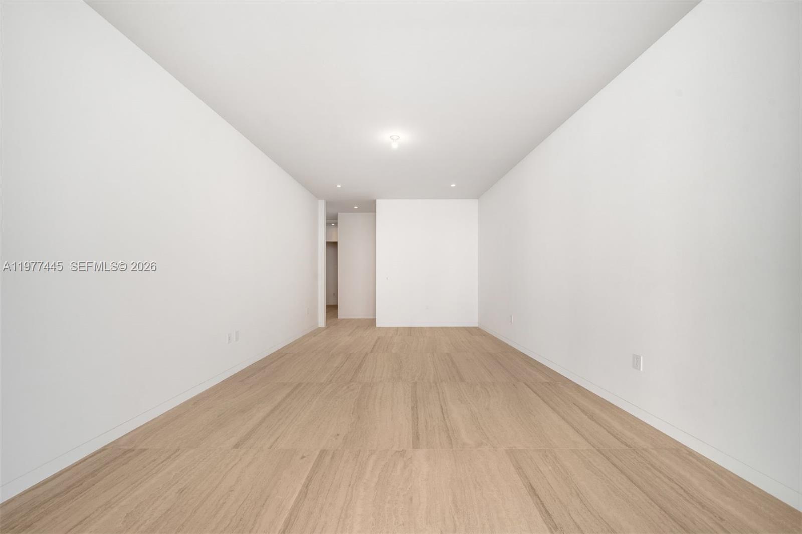 5 GROVE ISLE DR # M403