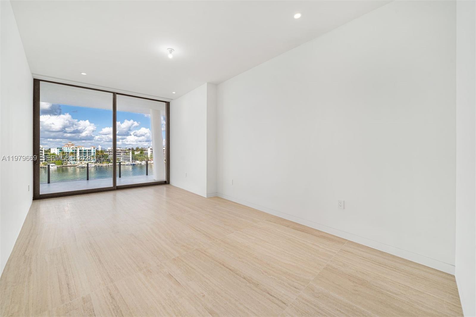 5 Grove Isle Dr # L506